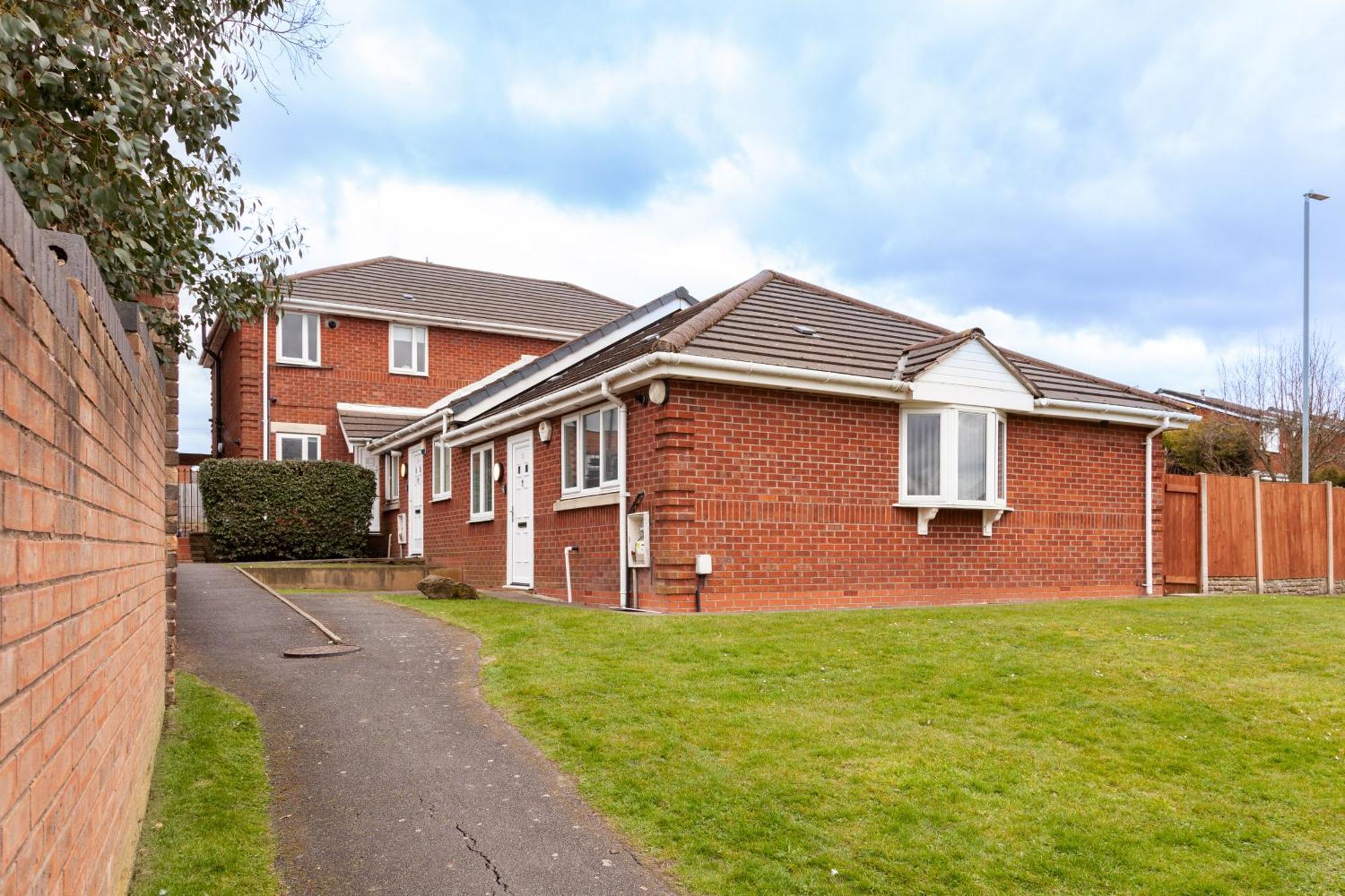 Pinfold Court Apartments Knowsley Eksteriør bilde